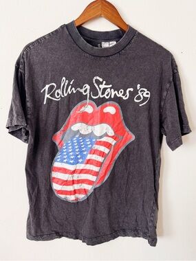 Divided Rolling Stones graphic tee size XS